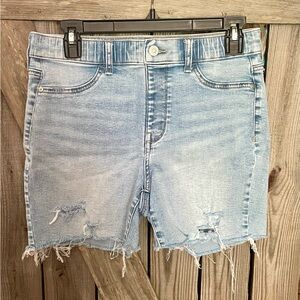 Wonderly Light Wash Frayed Jean Shorts
